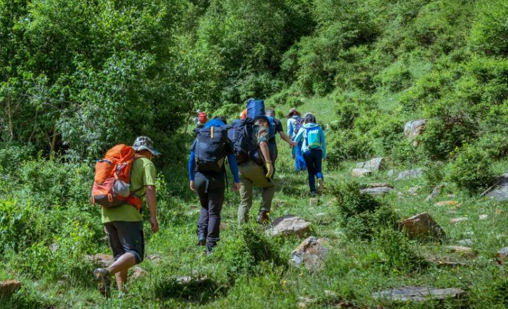 几百人被困、多人遇难！户外活动组织的"安全垫"到底在哪？